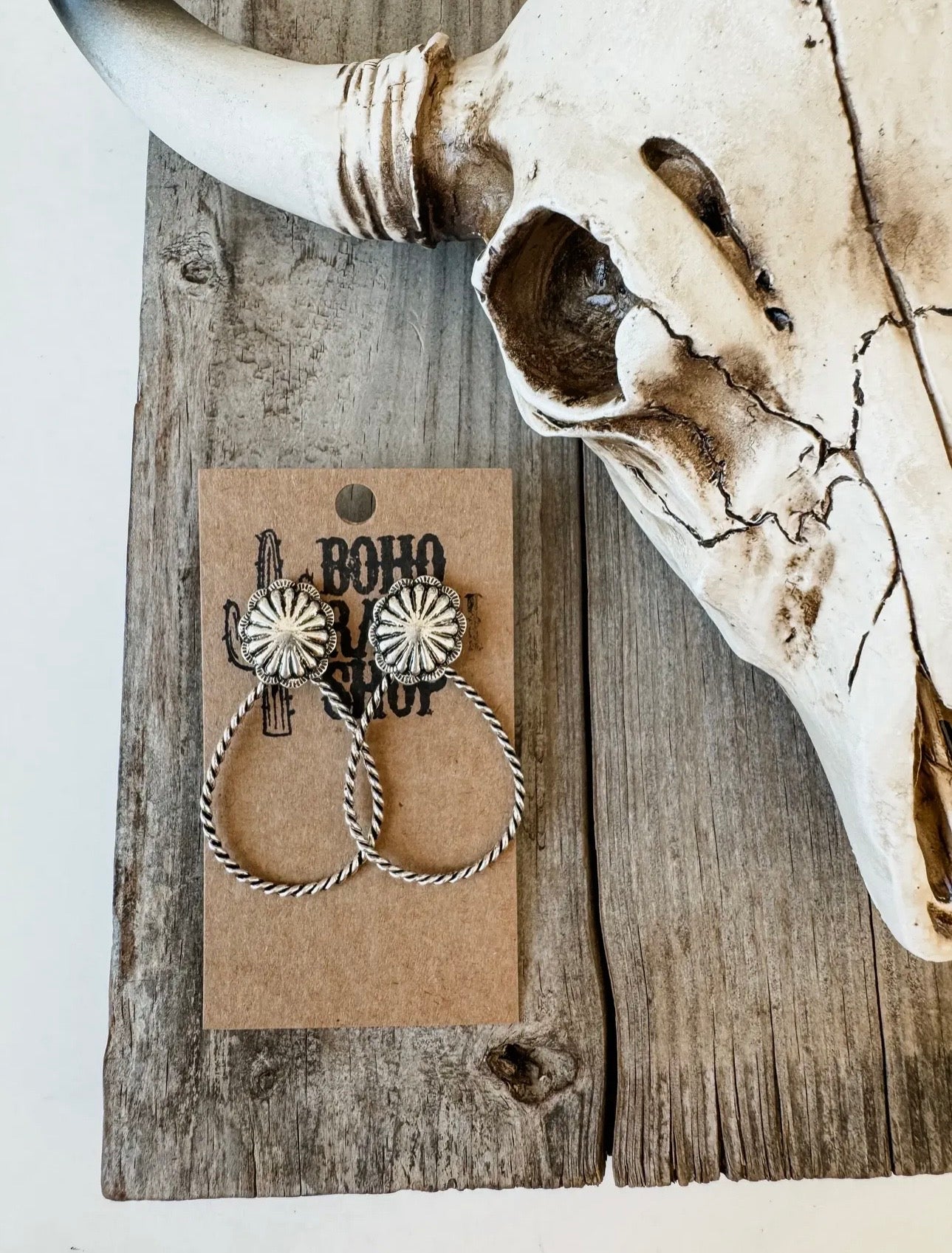 Western Twisted Textured Hoop Conch